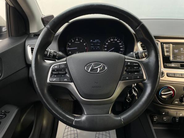 Hyundai Solaris II с пробегом 2019 года, цена 1 499 000 рублей, 74788 км, седан, Автокод Объявления