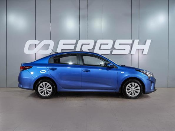 Kia Rio IV Рестайлинг с пробегом 2021 года, цена 1 589 000 рублей, 59520 км, седан, Автокод Объявления