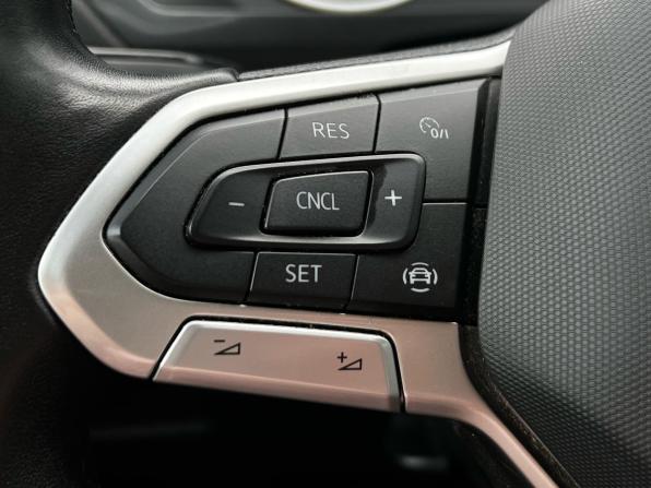 Volkswagen Tiguan II Рестайлинг с пробегом 2021 года, цена 1 899 000 рублей, 149728 км, внедорожник, Автокод Объявления
