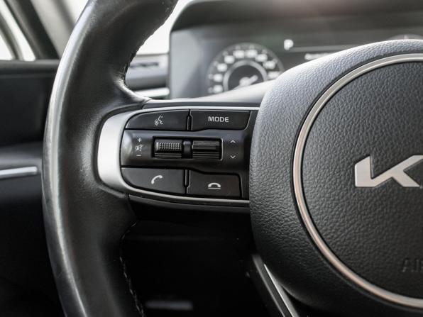 Kia K5 III с пробегом 2022 года, цена 2 510 000 рублей, 49722 км, седан, Автокод Объявления