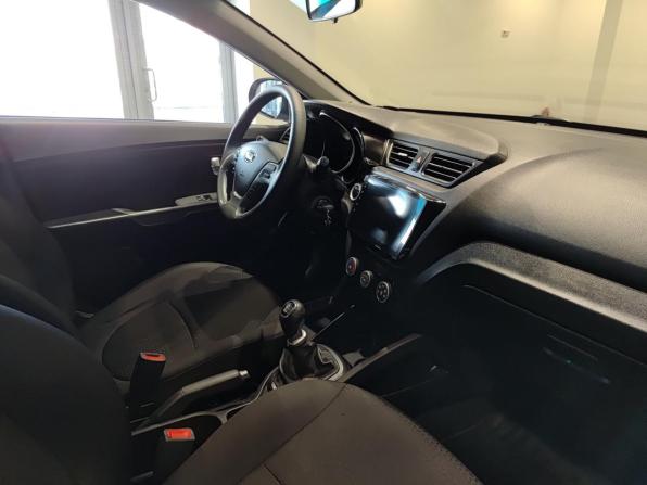 Kia Rio III Рестайлинг с пробегом 2015 года, цена 1 050 000 рублей, 197154 км, хэтчбек, Автокод Объявления