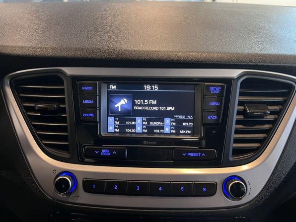 Hyundai Solaris II с пробегом 2017 года, цена 1 270 000 рублей, 131776 км, седан, Автокод Объявления
