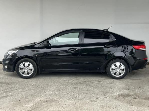 Kia Rio III Рестайлинг с пробегом 2017 года, цена 1 010 000 рублей, 110000 км, седан, Автокод Объявления