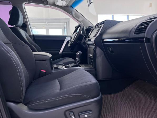 Toyota Land Cruiser Prado 150 Series Рестайлинг 2 с пробегом 2019 года, цена 4 950 000 рублей, 104000 км, внедорожник, Автокод Объявления