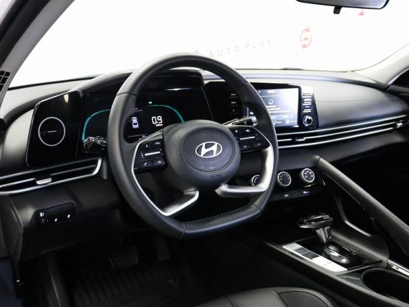 Hyundai Elantra VII (CN7) Рестайлинг с пробегом 2023 года, цена 2 099 000 рублей, 43120 км, седан, Автокод Объявления