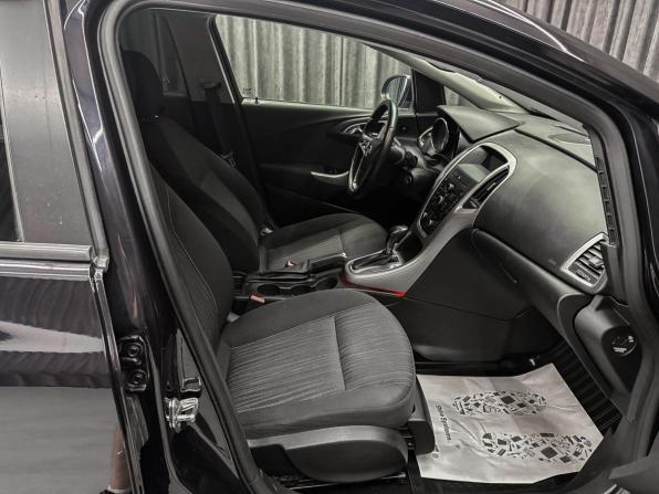 Opel Astra J с пробегом 2011 года, цена 650 000 рублей, 158322 км, хэтчбек, Автокод Объявления