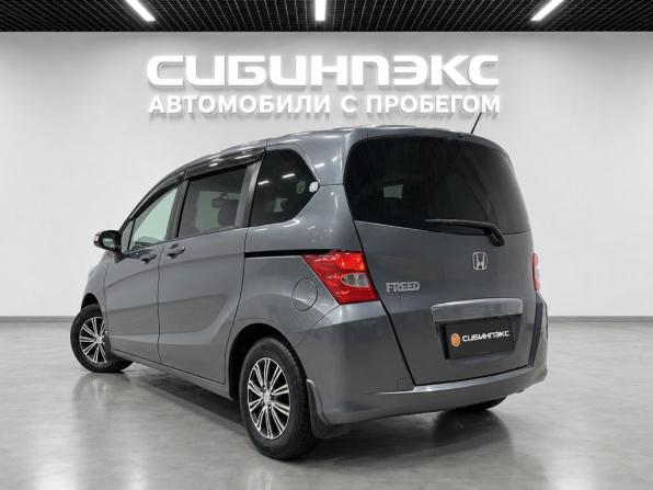 Honda Freed I с пробегом 2009 года, цена 1 000 000 рублей, 109000 км, компактвэн, Автокод Объявления