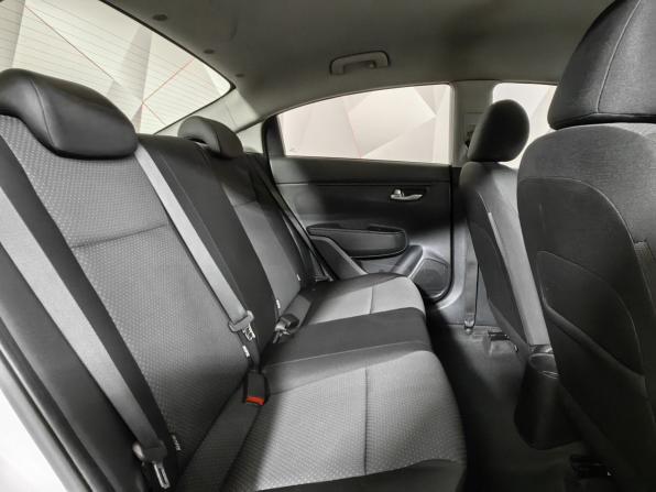 Kia Rio IV Рестайлинг с пробегом 2021 года, цена 1 330 000 рублей, 111005 км, седан, Автокод Объявления