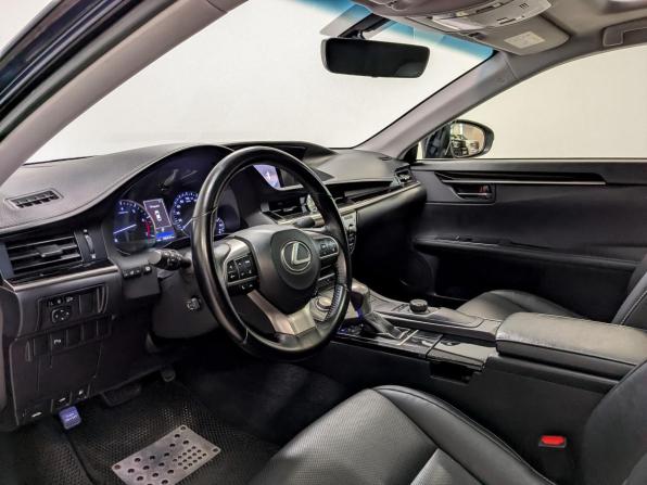Lexus ES VI Рестайлинг с пробегом 2016 года, цена 2 750 000 рублей, 108341 км, седан, Автокод Объявления