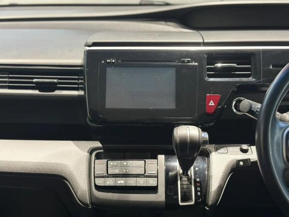 Honda Stepwgn V с пробегом 2016 года, цена 1 750 000 рублей, 201000 км, минивэн, Автокод Объявления