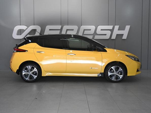 Nissan Leaf II (ZE1) с пробегом 2018 года, цена 1 685 000 рублей, 110461 км, хэтчбек, Автокод Объявления