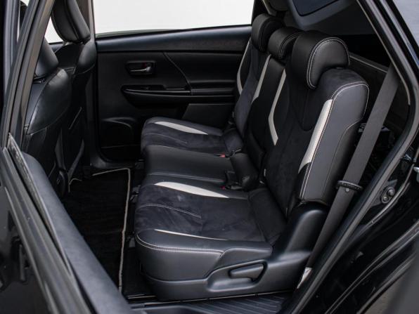 Toyota Prius Alpha I (ZVW40/41) Рестайлинг с пробегом 2015 года, цена 1 905 000 рублей, 213802 км, универсал, Автокод Объявления