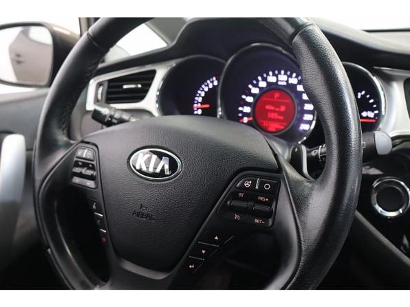 Kia Ceed II Рестайлинг с пробегом 2018 года, цена 1 330 000 рублей, 111547 км, хэтчбек, Автокод Объявления