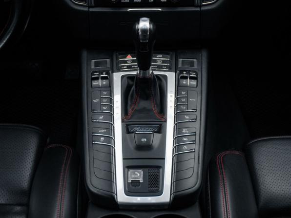 Porsche Macan I Рестайлинг с пробегом 2018 года, цена 3 450 000 рублей, 142262 км, внедорожник, Автокод Объявления
