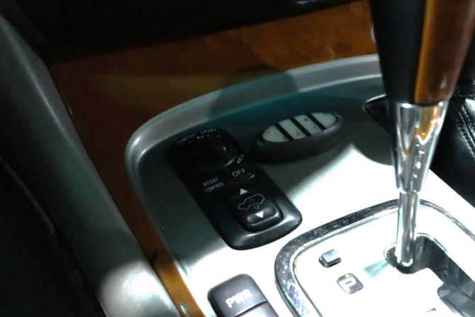 Lexus LX II Рестайлинг с пробегом 2006 года, цена 2 149 000 рублей, 412542 км, внедорожник, Автокод Объявления