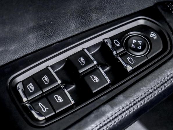 Porsche Macan I с пробегом 2015 года, цена 2 299 000 рублей, 130366 км, внедорожник, Автокод Объявления