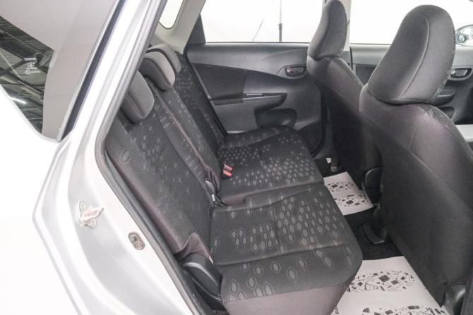 Toyota Ractis II с пробегом 2015 года, цена 859 000 рублей, 205000 км, хэтчбек, Автокод Объявления