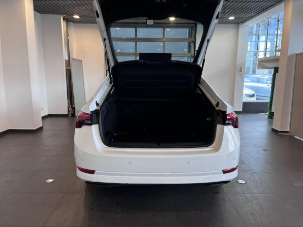 Skoda Octavia IV (A8) с пробегом 2021 года, цена 2 390 000 рублей, 103261 км, лифтбек, Автокод Объявления