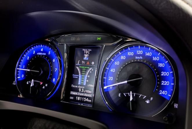 Toyota Camry VII (XV50) Рестайлинг 2 с пробегом 2018 года, цена 2 590 000 рублей, 180653 км, седан, Автокод Объявления