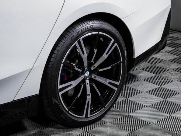 BMW 5 серии VIII (G60/G61/G68) с пробегом 2024 года, цена 8 490 000 рублей, 9137 км, седан, Автокод Объявления