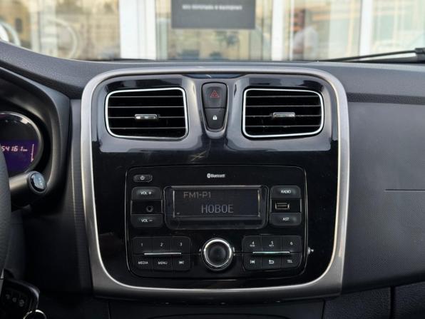 Renault Logan II с пробегом 2017 года, цена 699 000 рублей, 154161 км, седан, Автокод Объявления