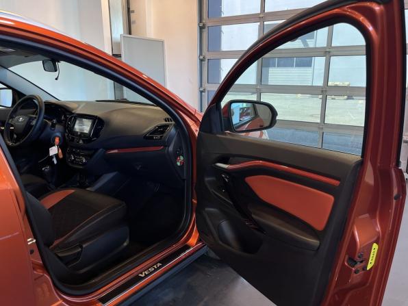 Lada (ВАЗ) Vesta I с пробегом 2021 года, цена 1 575 000 рублей, 40150 км, универсал, Автокод Объявления