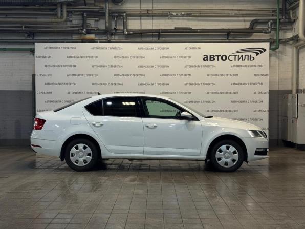 Skoda Octavia III (A7) Рестайлинг с пробегом 2018 года, цена 1 299 000 рублей, 169000 км, лифтбек, Автокод Объявления