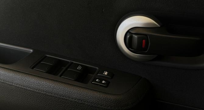 Nissan Tiida I Рестайлинг с пробегом 2012 года, цена 910 000 рублей, 103465 км, хэтчбек, Автокод Объявления