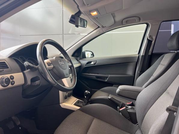 Opel Astra H Рестайлинг с пробегом 2008 года, цена 469 000 рублей, 230000 км, универсал, Автокод Объявления