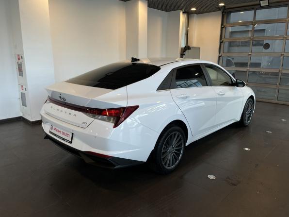 Hyundai Elantra VII (CN7) с пробегом 2021 года, цена 2 090 000 рублей, 107964 км, седан, Автокод Объявления