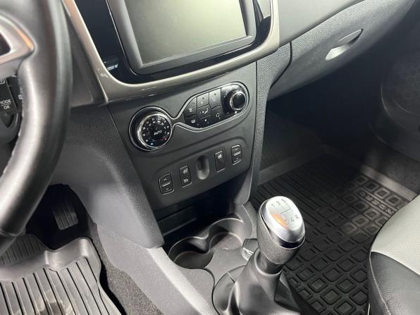 Renault Sandero II Рестайлинг с пробегом 2020 года, цена 1 390 000 рублей, 38799 км, хэтчбек, Автокод Объявления