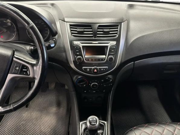 Hyundai Solaris I Рестайлинг с пробегом 2015 года, цена 777 000 рублей, 214791 км, седан, Автокод Объявления