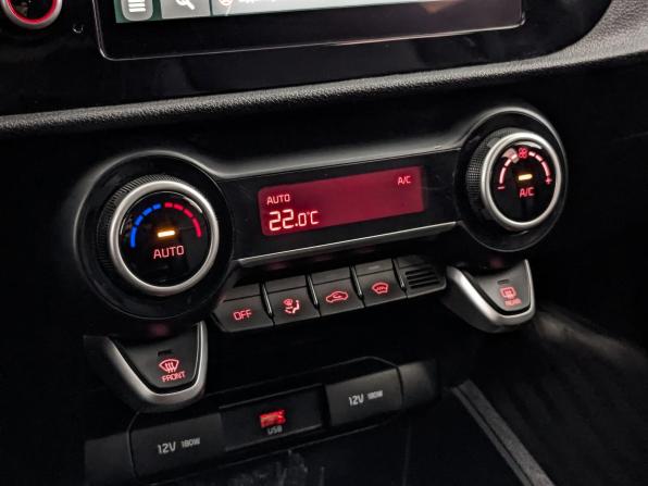 Kia Rio IV Рестайлинг с пробегом 2021 года, цена 1 655 000 рублей, 126580 км, хэтчбек, Автокод Объявления
