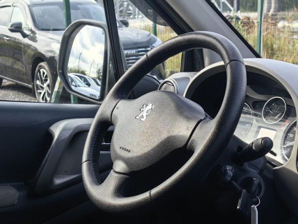 Peugeot Partner II с пробегом 2011 года, цена 429 000 рублей, 233000 км, компактвэн, Автокод Объявления
