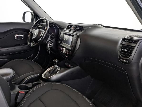 Kia Soul II Рестайлинг с пробегом 2017 года, цена 1 450 000 рублей, 95008 км, хэтчбек, Автокод Объявления