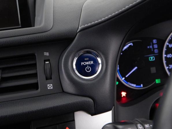 Lexus CT I с пробегом 2011 года, цена 1 369 444 рубля, 125382 км, хэтчбек, Автокод Объявления