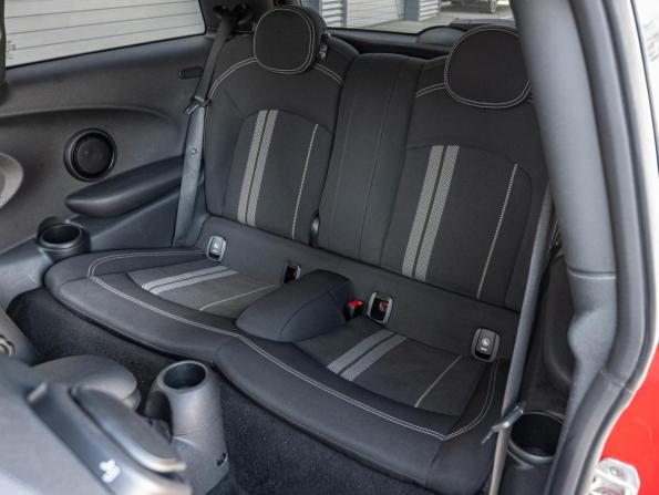 Mini Hatch III (F55/F56) с пробегом 2016 года, цена 2 430 000 рублей, 77933 км, хэтчбек, Автокод Объявления