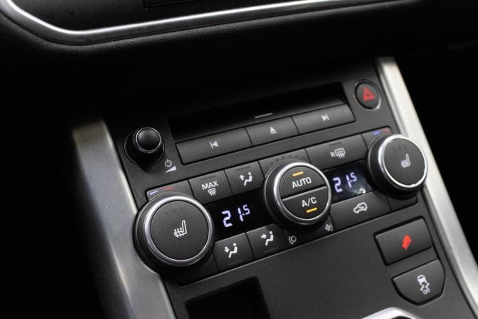 Land Rover Range Rover Evoque I с пробегом 2015 года, цена 2 199 000 рублей, 155306 км, внедорожник, Автокод Объявления