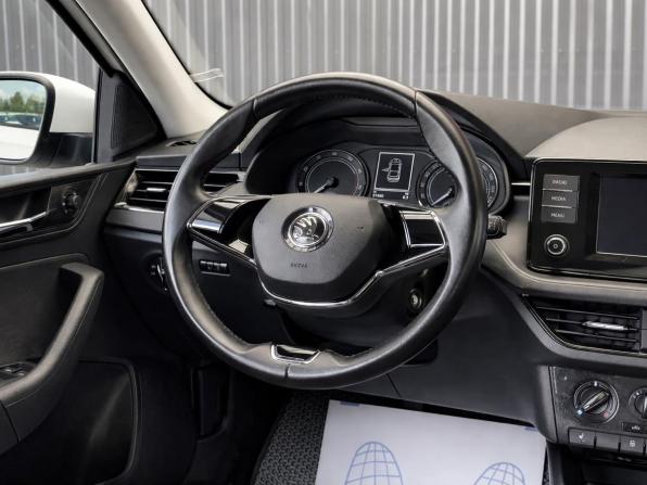 Skoda Rapid II с пробегом 2020 года, цена 1 427 000 рублей, 51980 км, лифтбек, Автокод Объявления