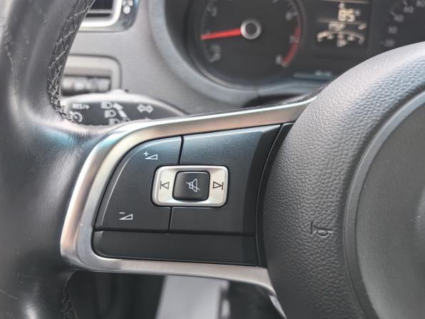 Volkswagen Polo V Рестайлинг с пробегом 2020 года, цена 1 199 900 рублей, 122000 км, седан, Автокод Объявления