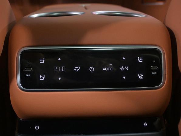 Li Auto (Lixiang) L9 I Рестайлинг с пробегом 2024 года, цена 6 648 000 рублей, 54000 км, внедорожник, Автокод Объявления