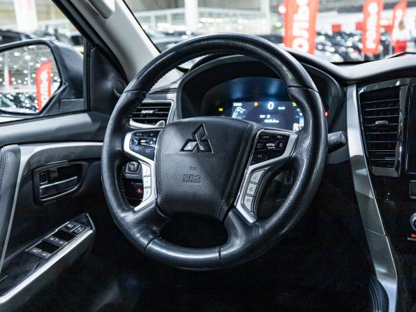 Mitsubishi Pajero Sport III Рестайлинг с пробегом 2022 года, цена 3 399 700 рублей, 141706 км, внедорожник, Автокод Объявления