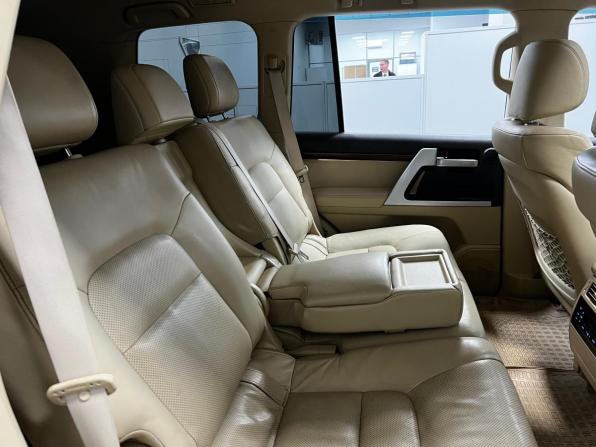 Toyota Land Cruiser 200 Series Рестайлинг 2 с пробегом 2016 года, цена 4 800 000 рублей, 235278 км, внедорожник, Автокод Объявления