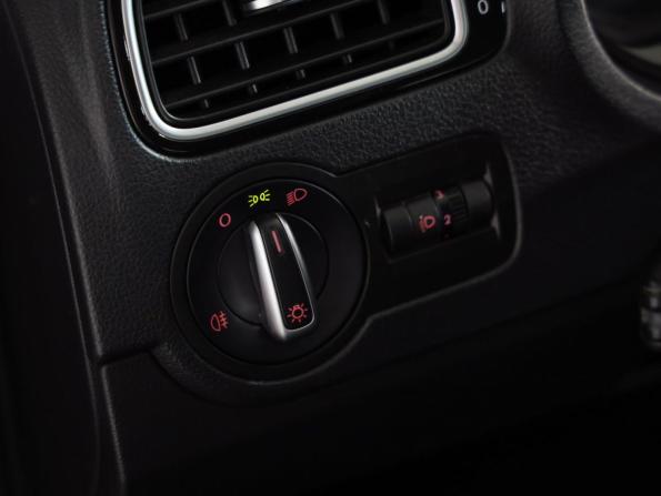 Volkswagen Polo V Рестайлинг с пробегом 2020 года, цена 1 349 000 рублей, 85612 км, седан, Автокод Объявления