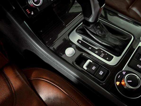 Volkswagen Touareg II Рестайлинг с пробегом 2016 года, цена 3 050 000 рублей, 237179 км, внедорожник, Автокод Объявления