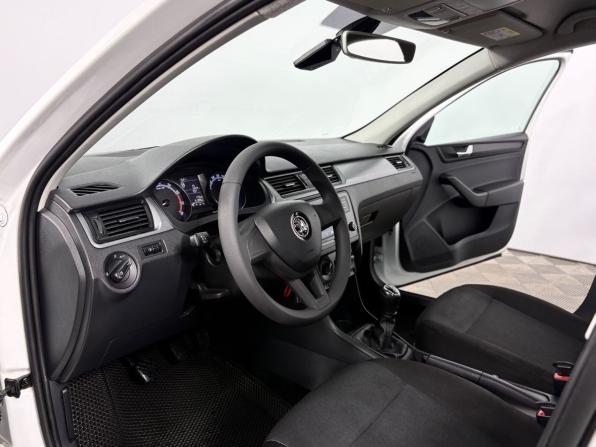 Skoda Rapid I Рестайлинг с пробегом 2019 года, цена 1 230 000 рублей, 91397 км, лифтбек, Автокод Объявления