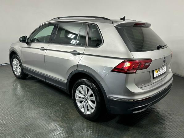 Volkswagen Tiguan II Рестайлинг с пробегом 2021 года, цена 2 890 000 рублей, 63504 км, внедорожник, Автокод Объявления