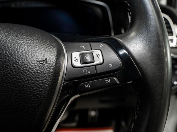 Volkswagen Golf VII Рестайлинг с пробегом 2018 года, цена 1 670 000 рублей, 97300 км, хэтчбек, Автокод Объявления