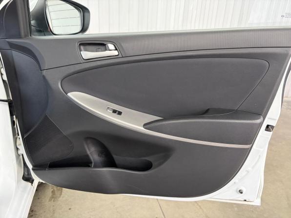 Hyundai Solaris I Рестайлинг с пробегом 2016 года, цена 1 047 000 рублей, 86826 км, хэтчбек, Автокод Объявления