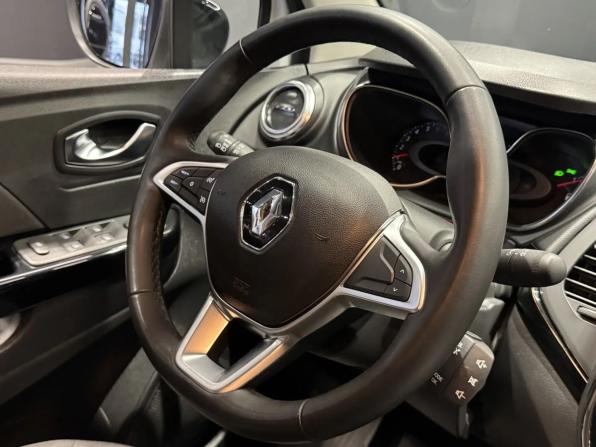 Renault Kaptur I Рестайлинг с пробегом 2021 года, цена 1 532 000 рублей, 68750 км, внедорожник, Автокод Объявления